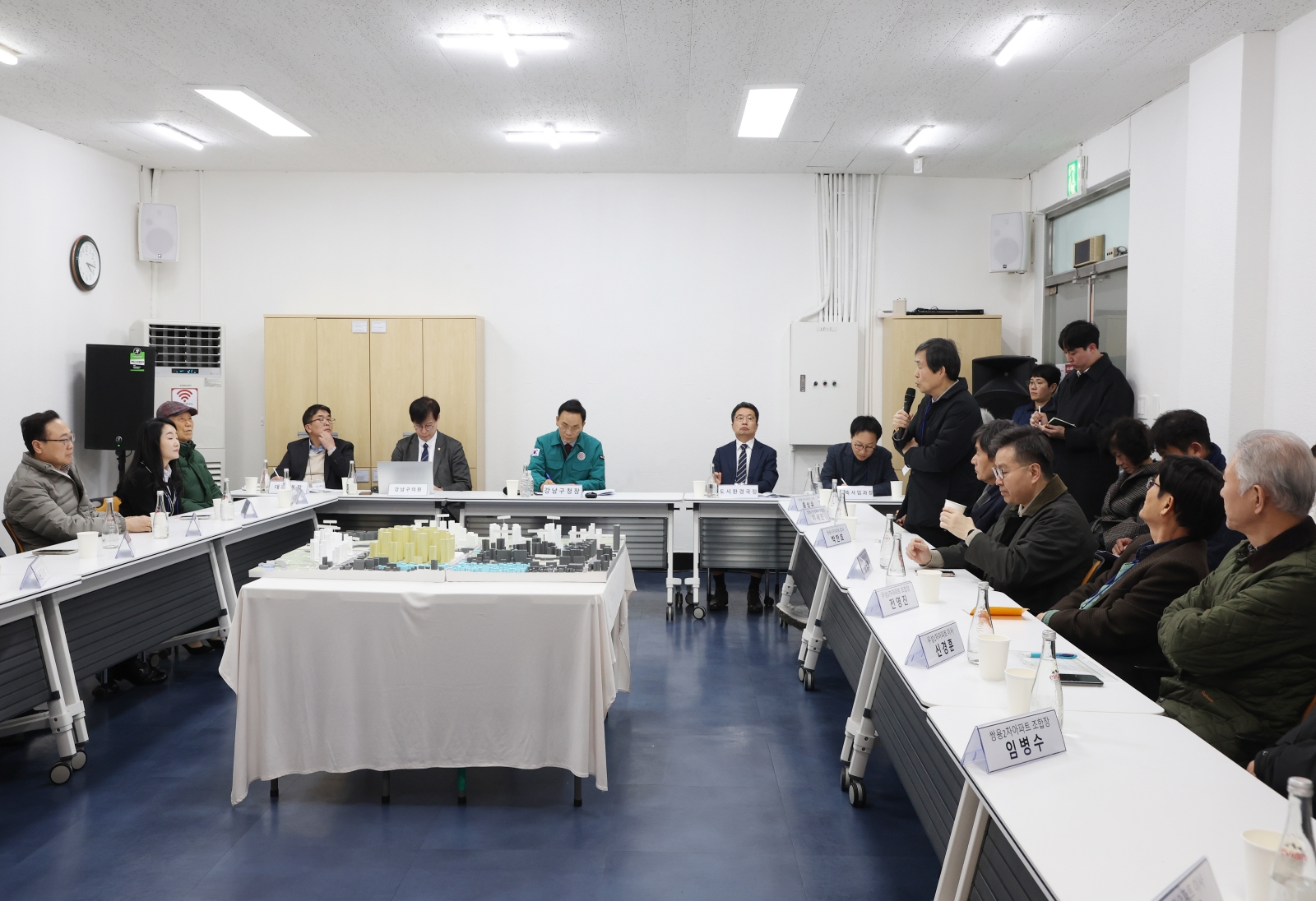 대치동 재건축 아파트 단지 현장 간담회