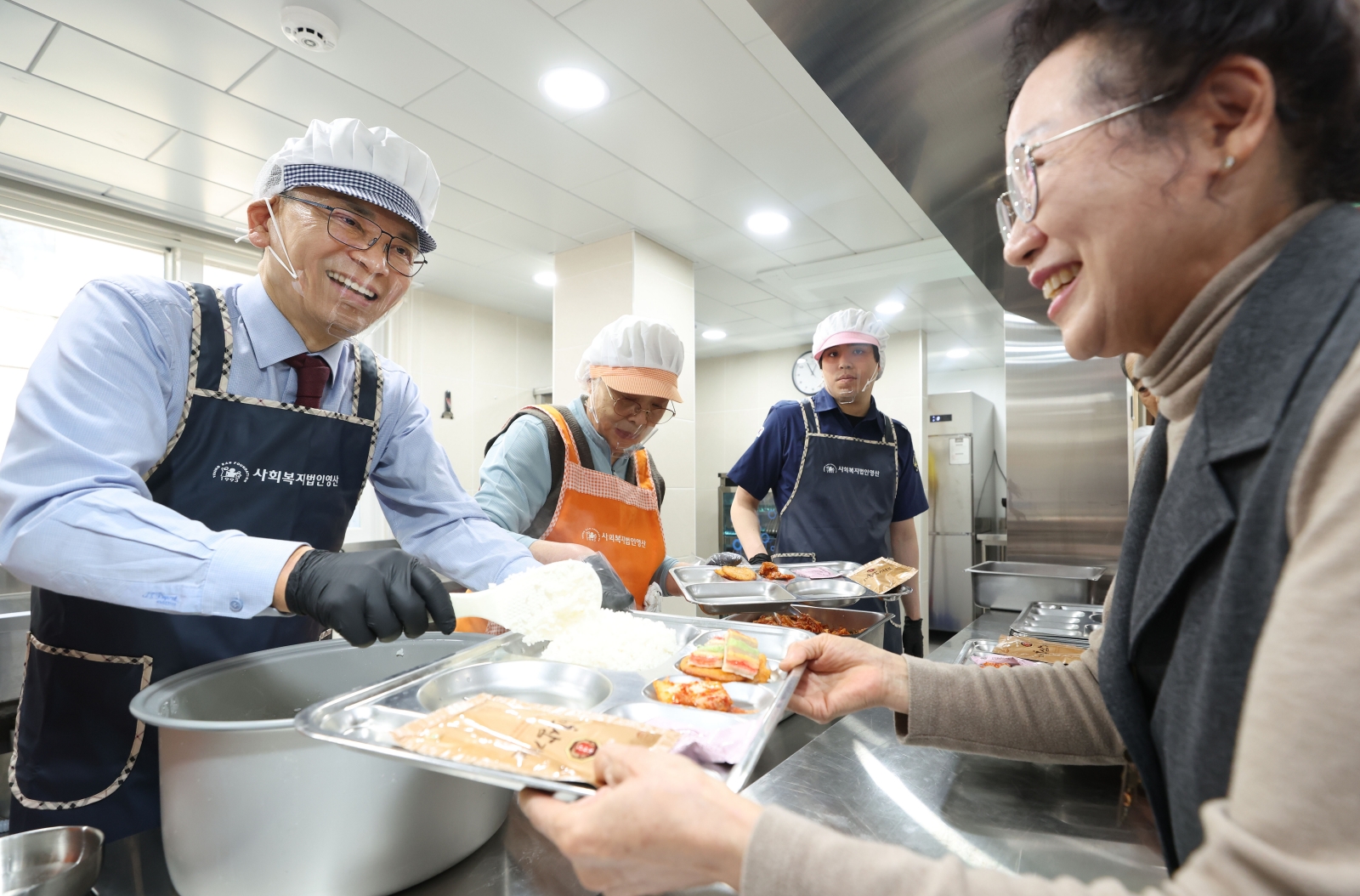 대청경로당 배식 봉사