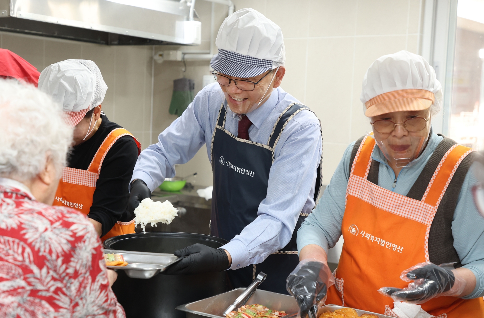 대청경로당 배식 봉사