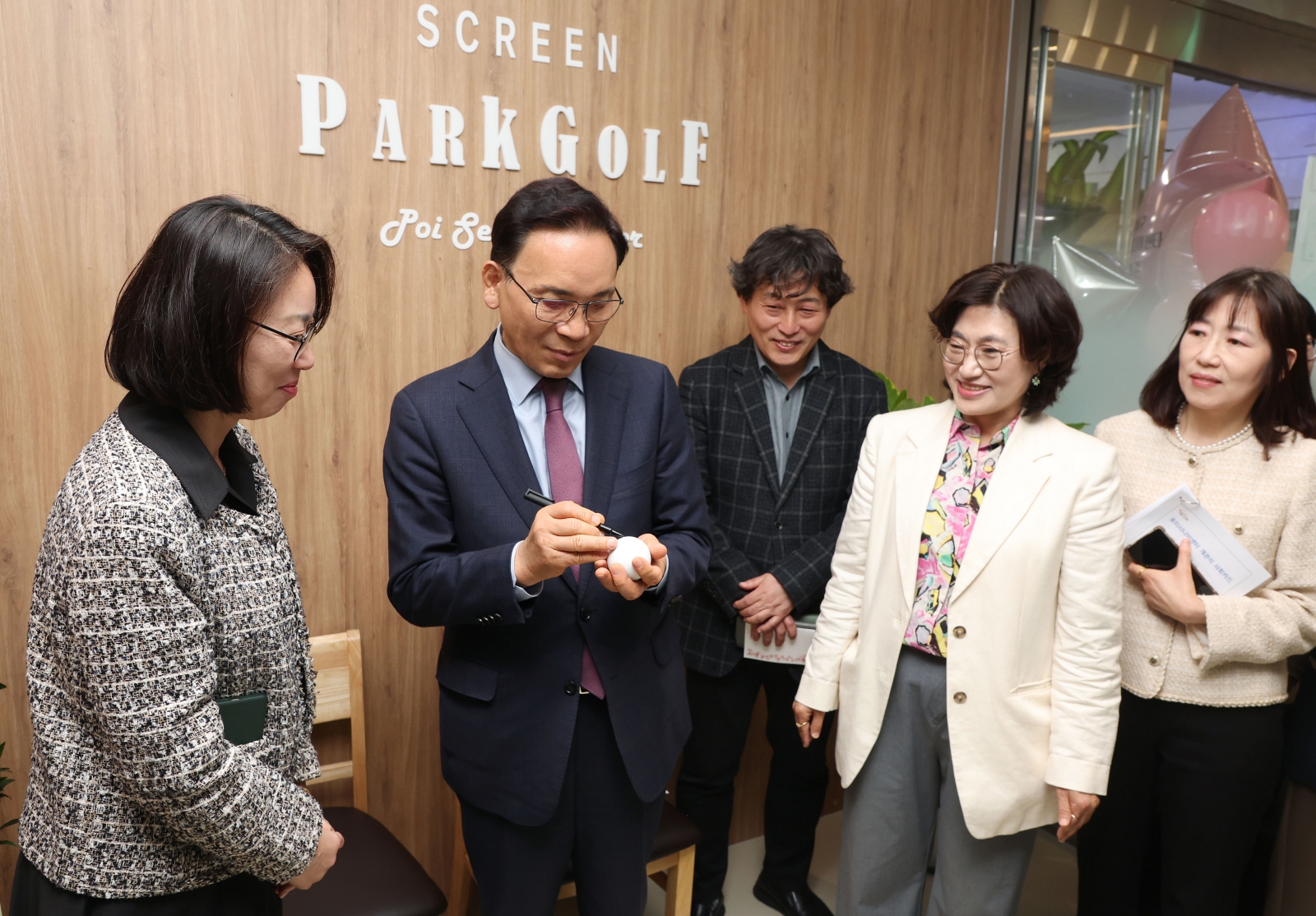 포이시니어센터 개관