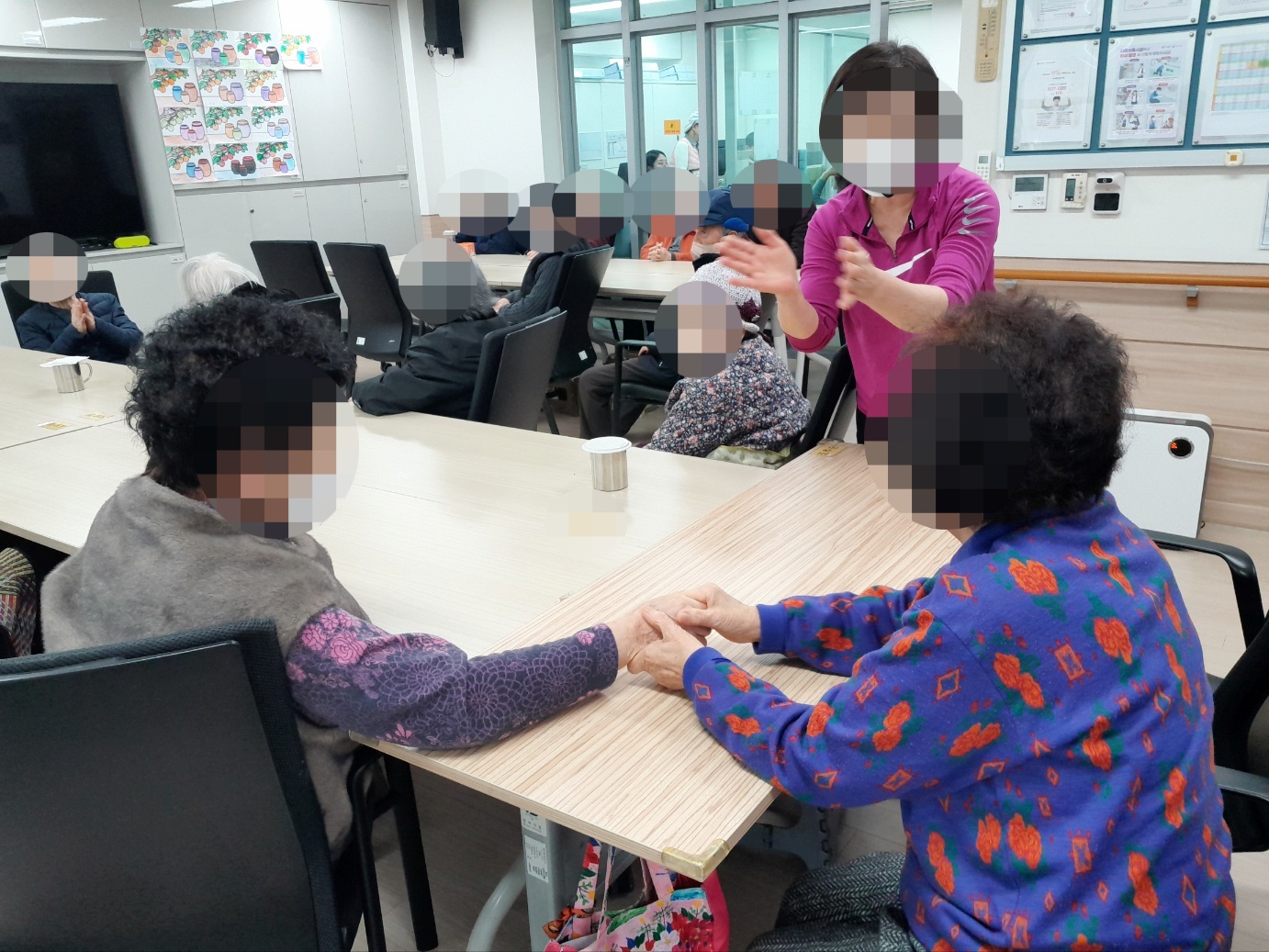 2.11. 웃음치료.jpg