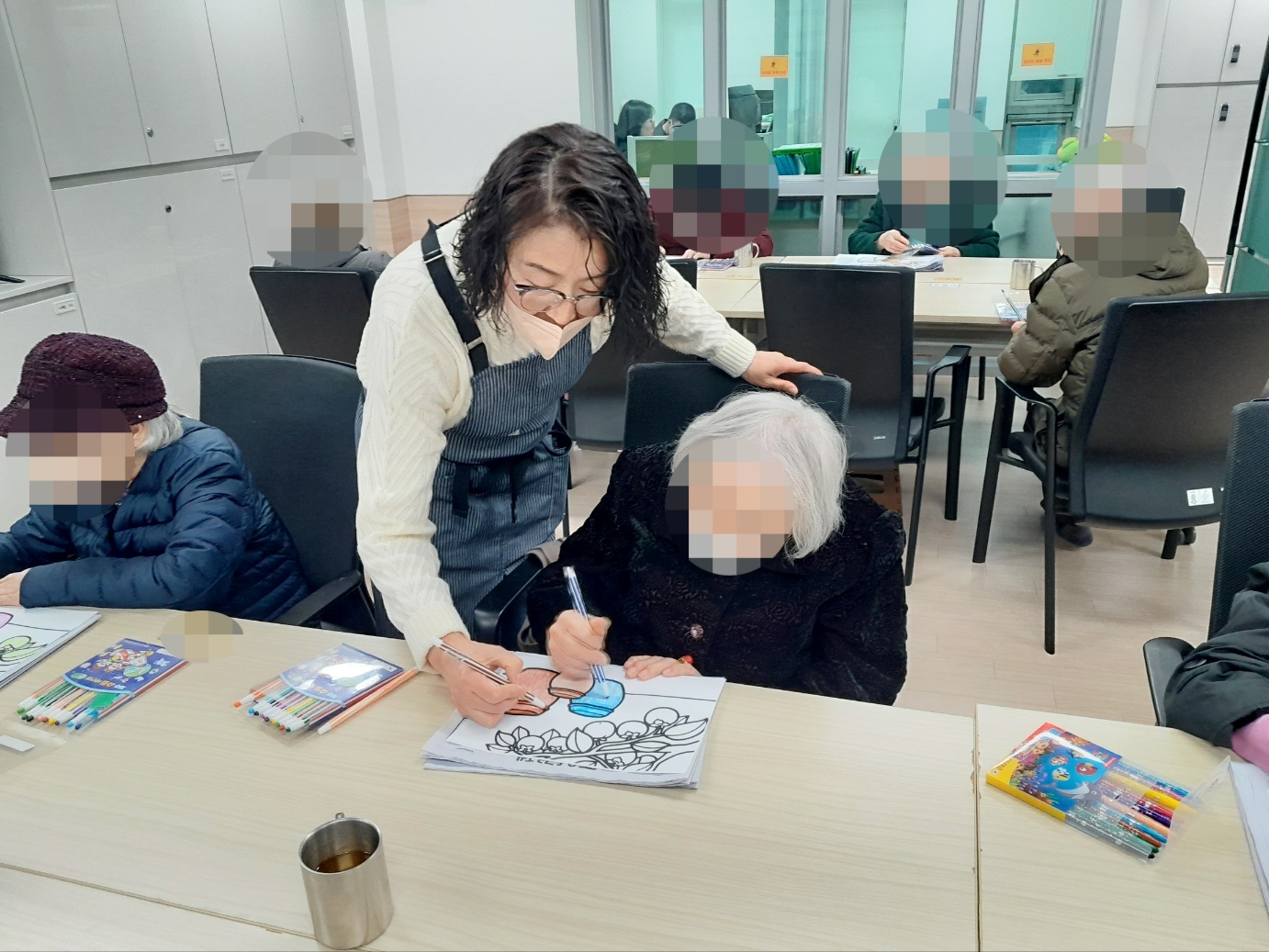 2.10. 힐링색칠.jpg