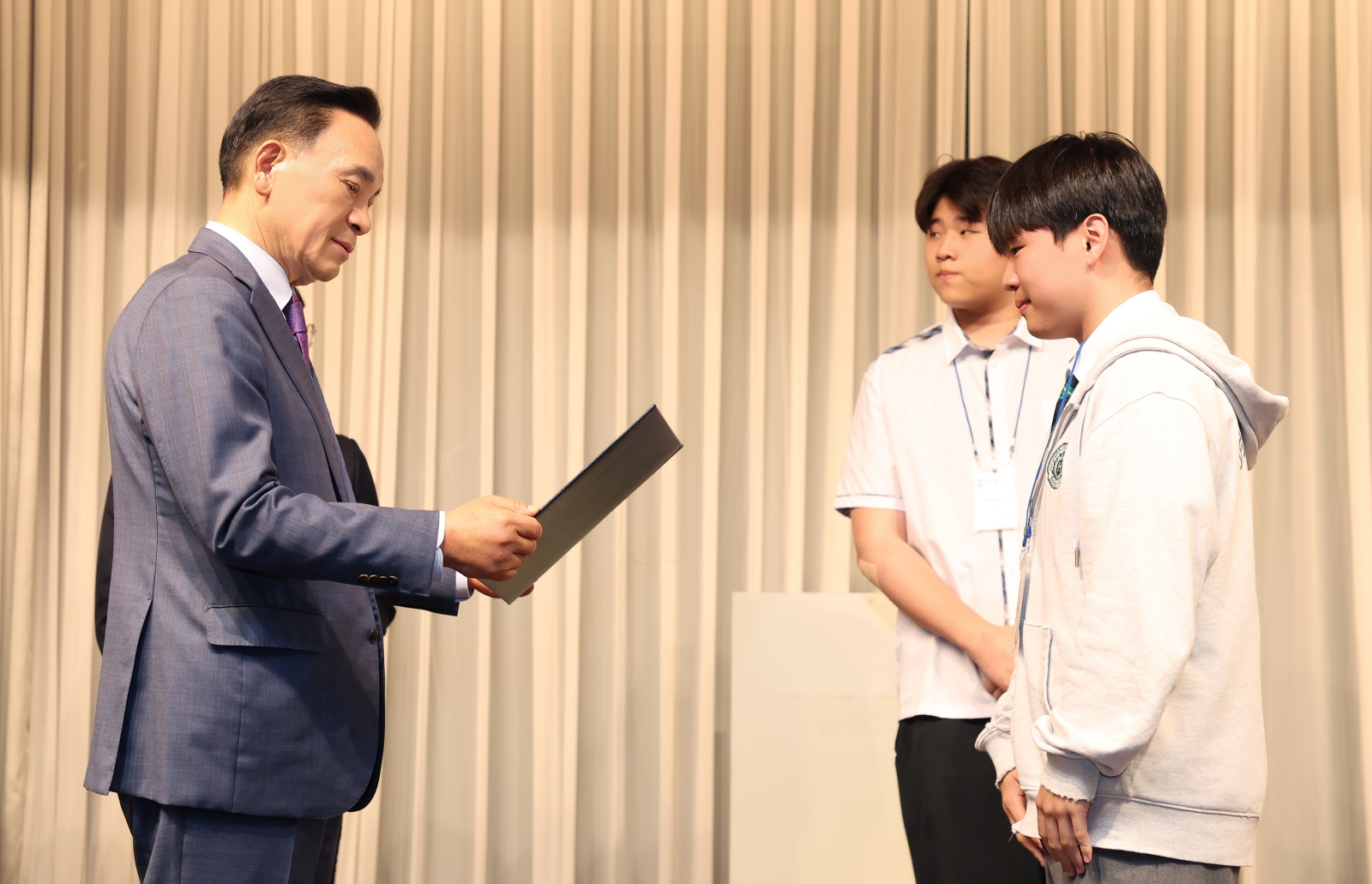 모범청소년 표창 및 장학금 전달