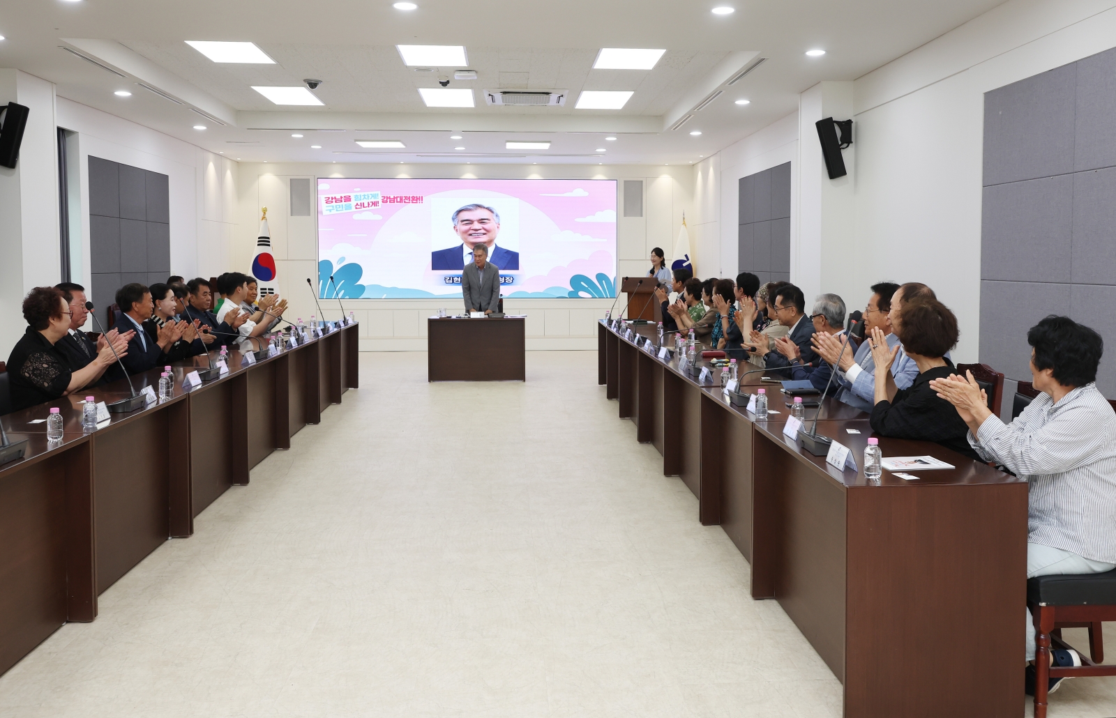 ‘현장에서 듣고, 정책으로 답하겠습니다’