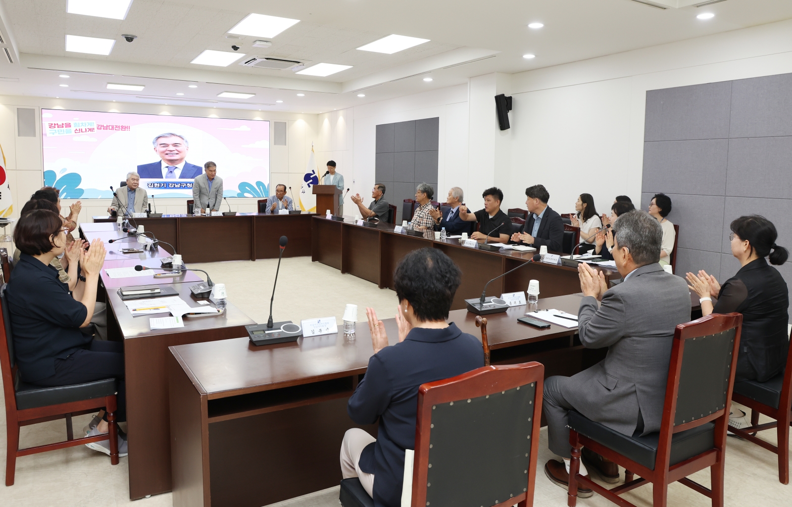 장애인단체 만나 현장 목소리 들어