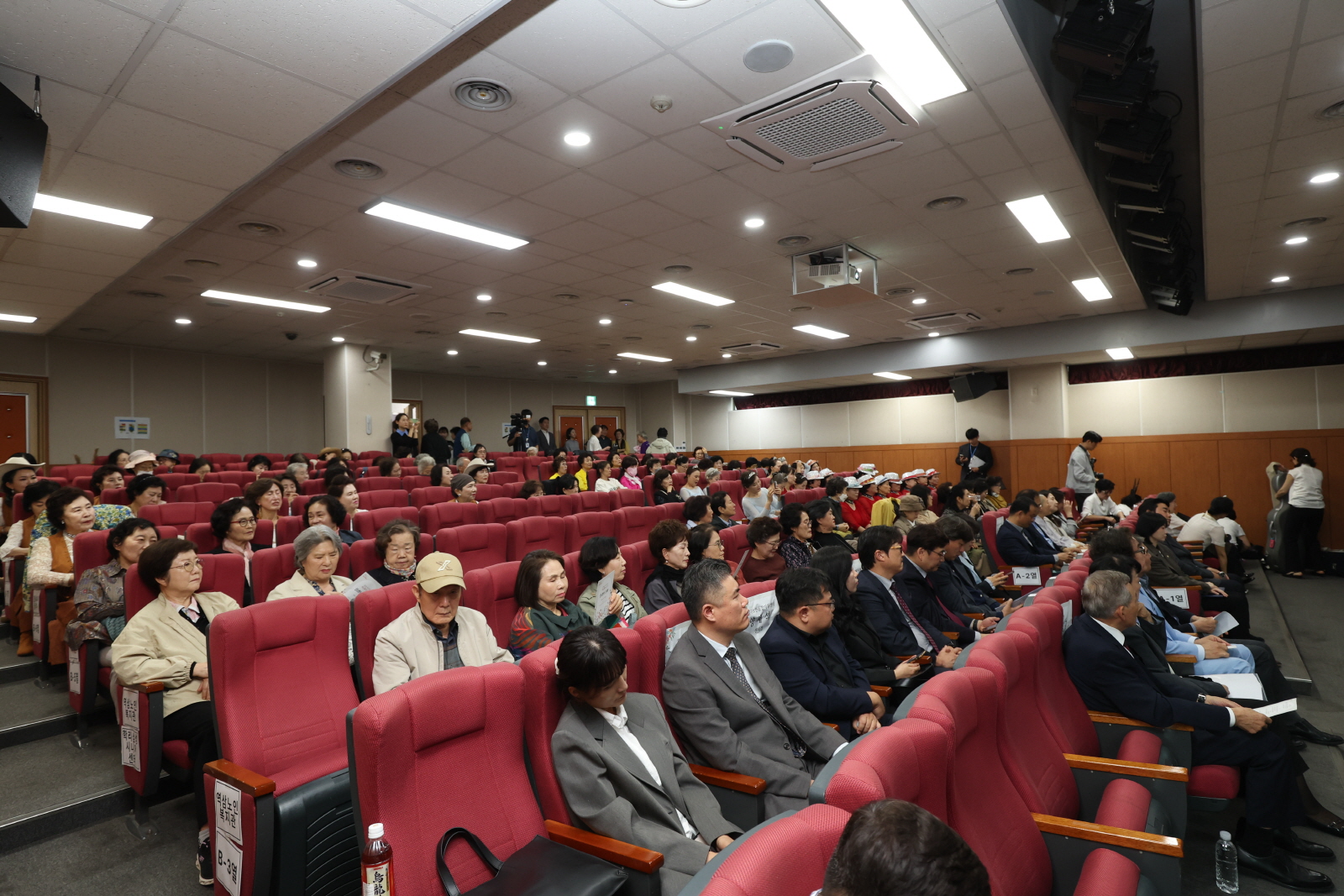 ‘강남 시니어 재능플러스단 성과보고회’