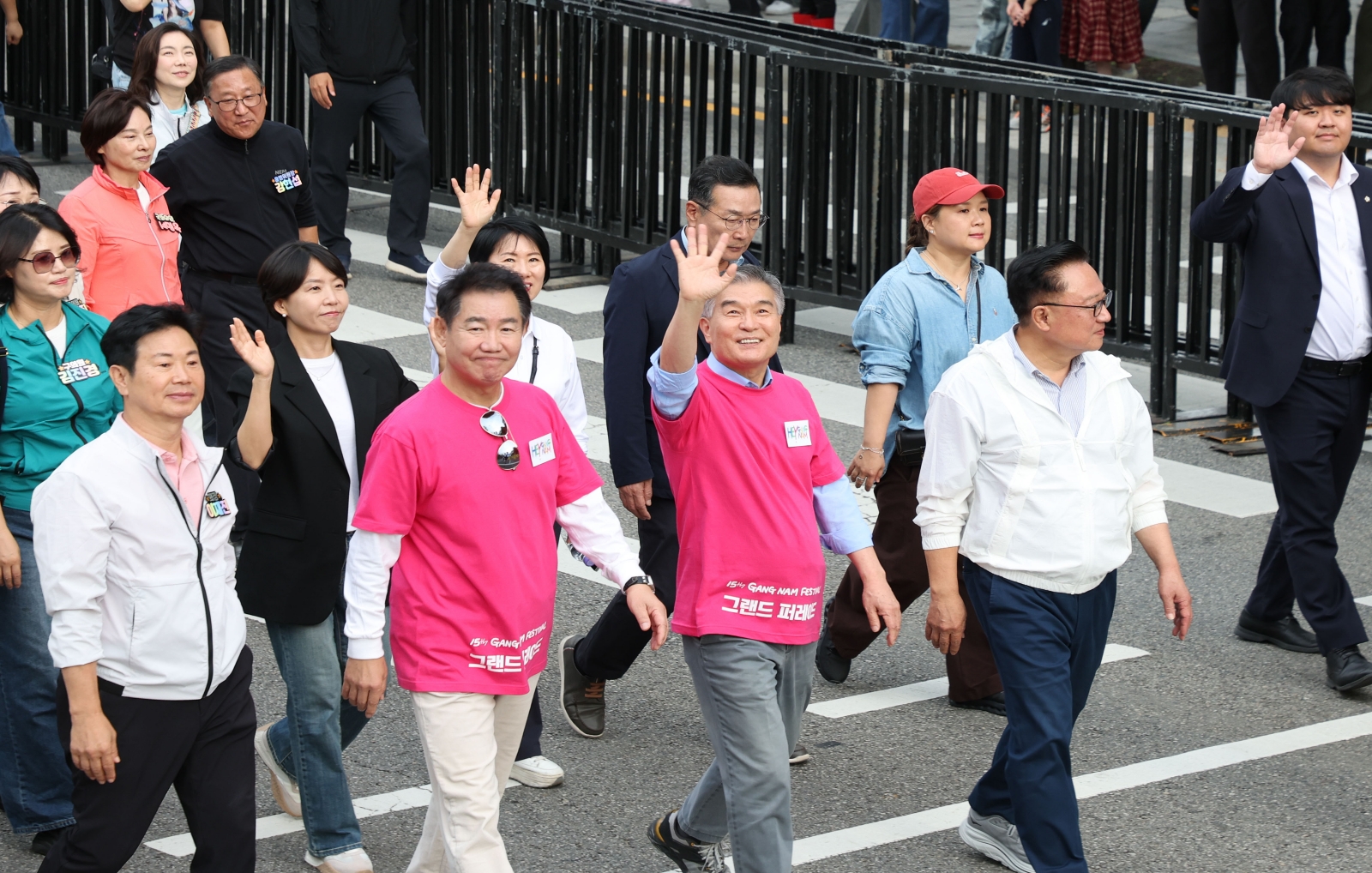 ‘2026 강남페스티벌’ 시작 알리는 그랜드 퍼레이드