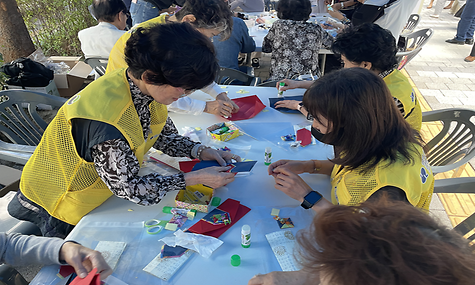 [노인자원봉사활성화지원사업] 종이나래봉사단 종이접기 부스 운영 행사 진행